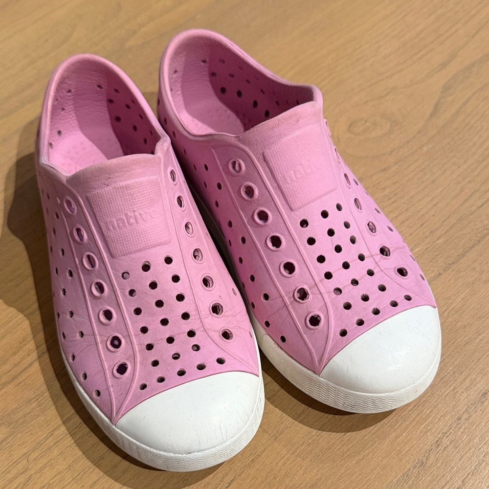 Native Pink and White Slip-On Jefferson. Little kids size 11 Footwear